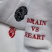 Laden Sie das Bild in den Galerie-Viewer, Hoodie Heart vs. Brain